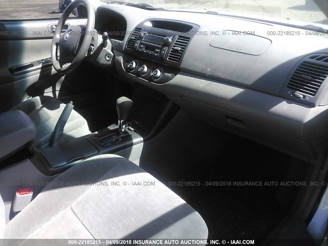 4T1BF30K55U110208 - 2005 TOYOTA CAMRY LE/XLE/SE 银色 照片 5