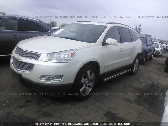 1GNKVLED2CJ213559 - 2012 CHEVROLET TRAVERSE LTZ WHITE photo 2