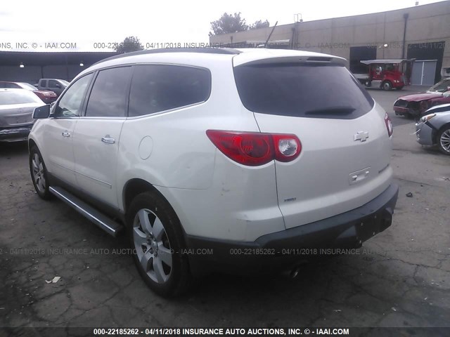 1GNKVLED2CJ213559 - 2012 CHEVROLET TRAVERSE LTZ WHITE photo 3