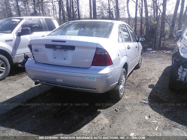 1FAFP34N97W364833 - 2007 FORD FOCUS ZX4/S/SE/SES 银色 照片 4