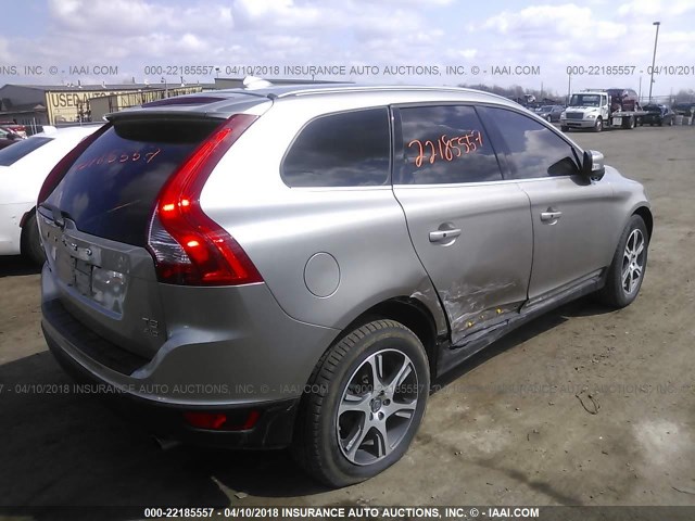 YV4902DZ4B2207006 - 2011 VOLVO XC60 T6 SILVER photo 4