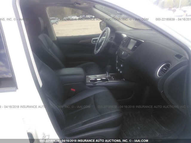 5N1DR2MN5HC683098 - 2017 NISSAN PATHFINDER S/SV/SL/PLATINUM 白色 照片 5