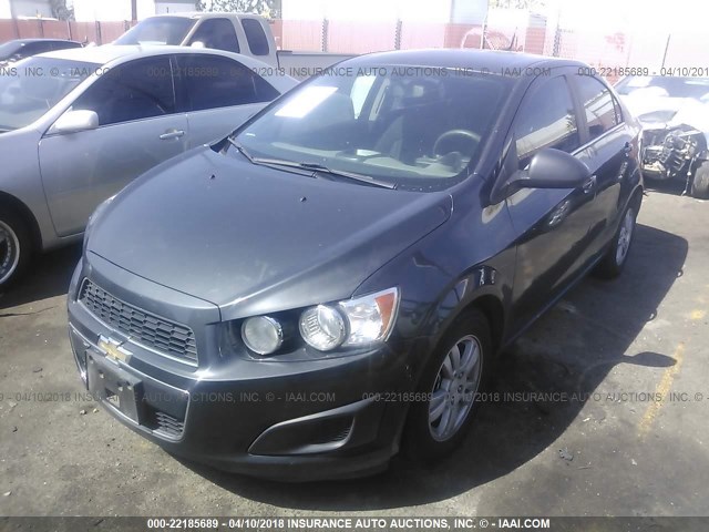 1G1JC5SBXE4163979 - 2014 CHEVROLET SONIC LT GRAY photo 2