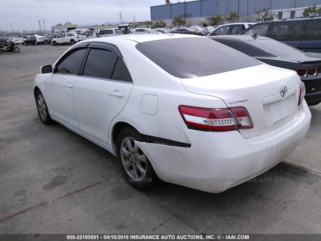 4T1BF3EK2AU557937 - 2010 TOYOTA CAMRY SE/LE/XLE WHITE photo 3