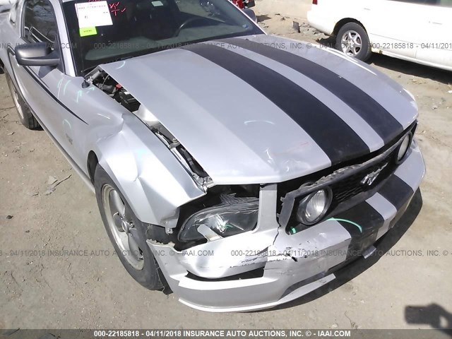 1ZVFT82H465142752 - 2006 FORD MUSTANG GT SILVER photo 6