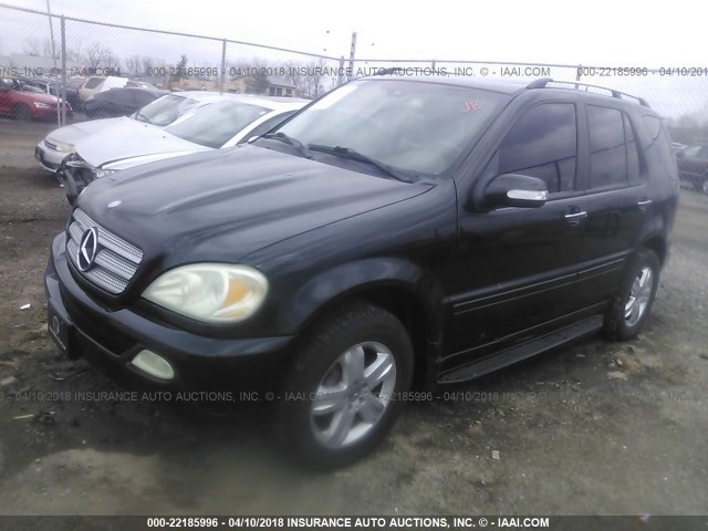 4JGAB75E75A518969 - 2005 MERCEDES-BENZ ML 500 BLACK photo 2