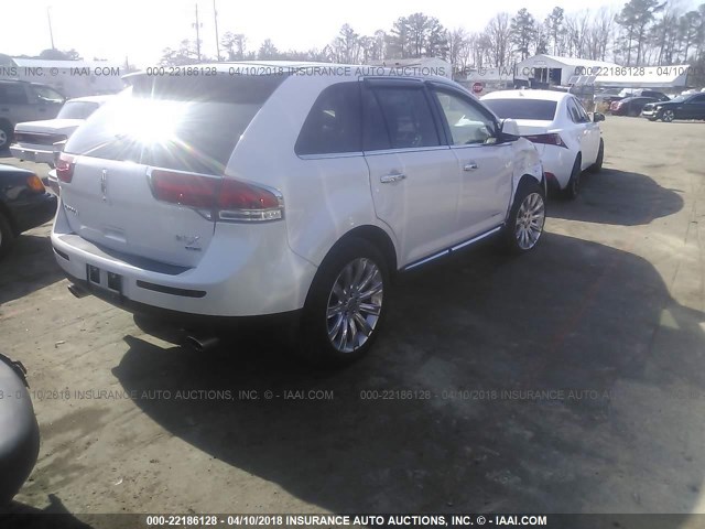 2LMDJ8JK3BBJ13973 - 2011 LINCOLN MKX WHITE photo 4