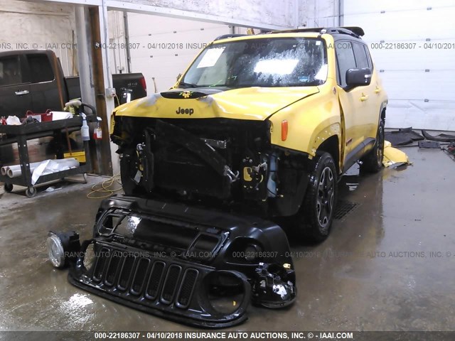 ZACCJBCT7FPB97456 - 2015 JEEP RENEGADE TRAILHAWK YELLOW photo 6