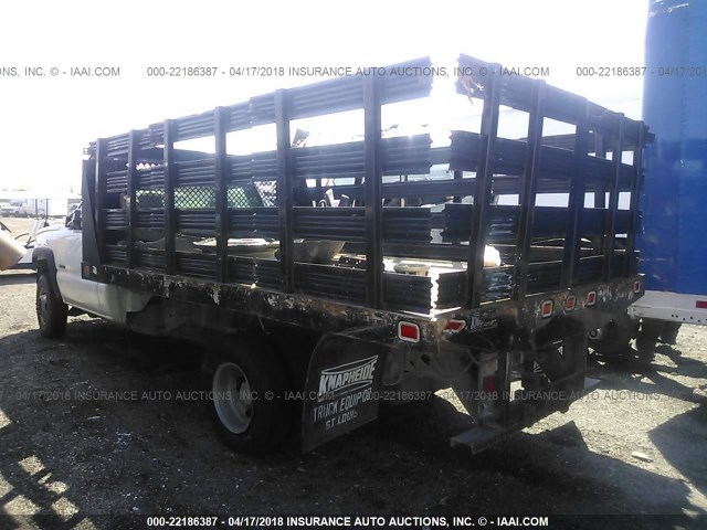 1GBJC34U24E282794 - 2004 CHEVROLET SILVERADO C3500 WHITE photo 3