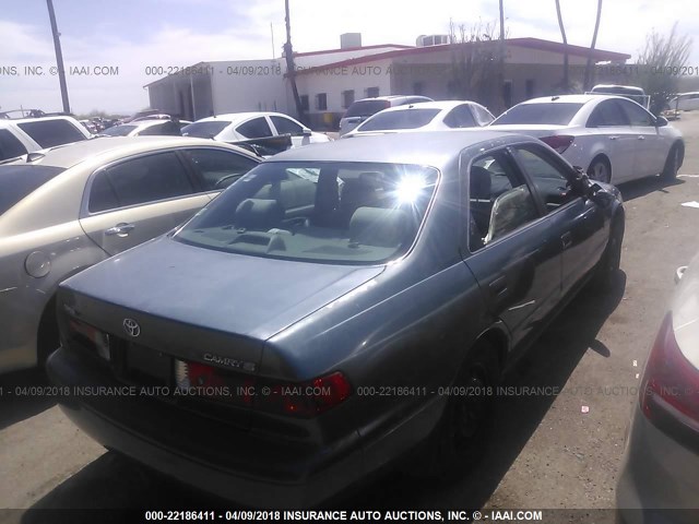 4T1BG22K2YU988929 - 2000 TOYOTA CAMRY CE/LE/XLE 浅蓝色 照片 4