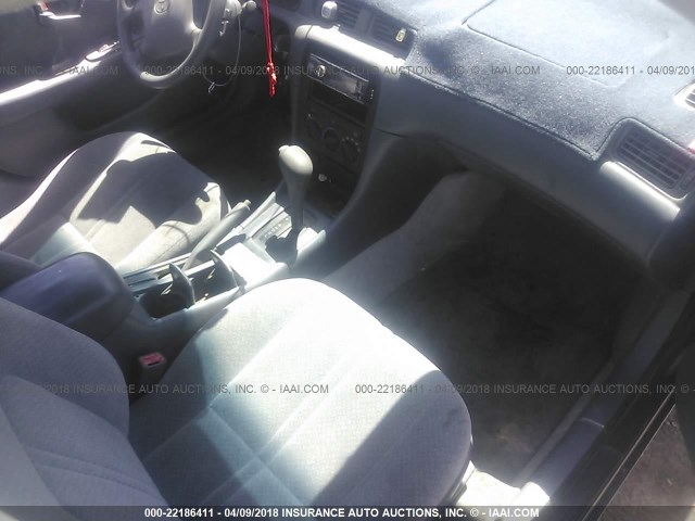 4T1BG22K2YU988929 - 2000 TOYOTA CAMRY CE/LE/XLE 浅蓝色 照片 5