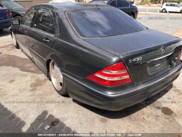 WDBNG70J02A229440 - 2002 MERCEDES-BENZ S 430 GRAY photo 3