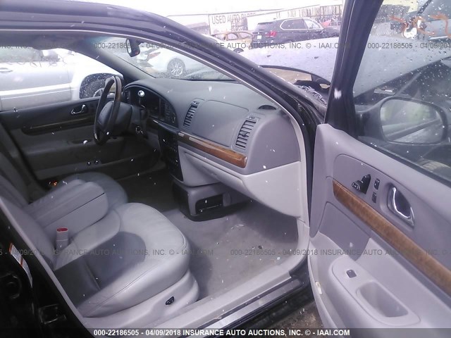 1LNHM97V72Y675485 - 2002 LINCOLN CONTINENTAL  黑色 照片 5
