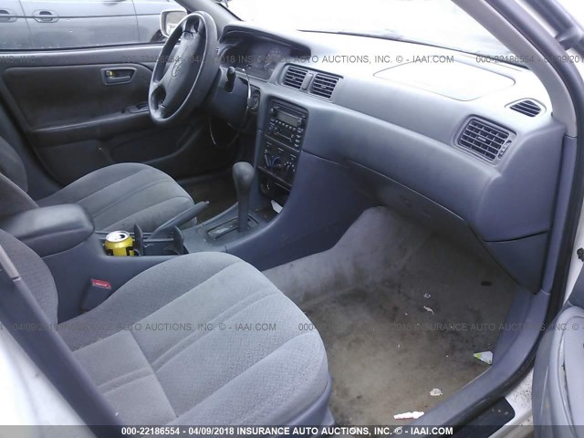 4T1BG22K9YU958195 - 2000 TOYOTA CAMRY CE/LE/XLE 白色 照片 5