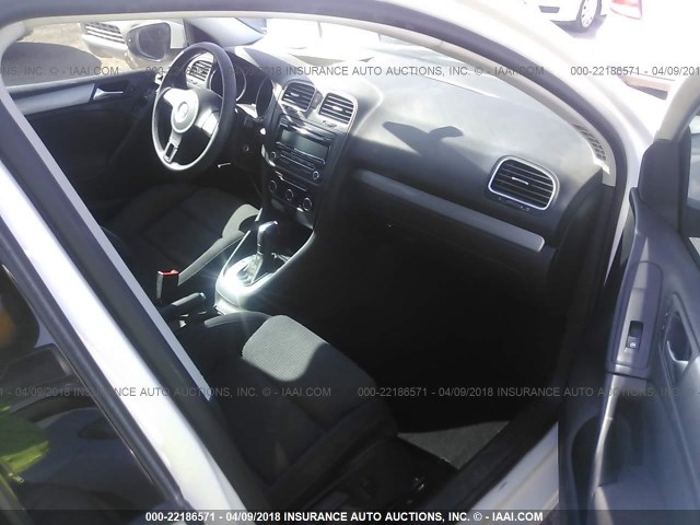 WVWDB7AJ5DW133710 - 2013 VOLKSWAGEN GOLF WHITE photo 5