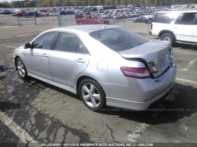 4T1BF3EK0AU507909 - 2010 TOYOTA CAMRY SE/LE/XLE 银色 照片 3