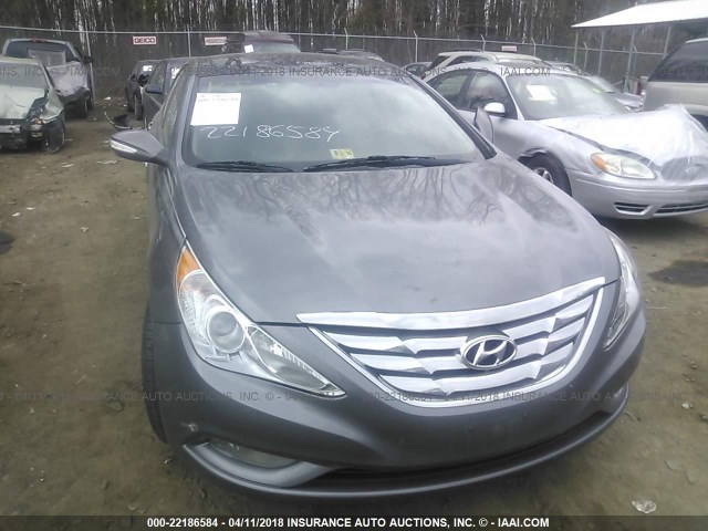 5NPEC4AC2CH374159 - 2012 HYUNDAI SONATA SE/LIMITED GRAY photo 6