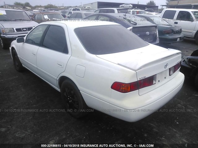 JT2BF22K410295115 - 2001 TOYOTA CAMRY CE/LE/XLE 白色 照片 3