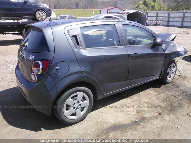 1G1JB6SH1G4171954 - 2016 CHEVROLET SONIC LS 灰色 照片 4