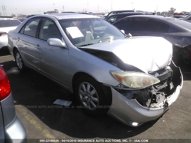 4T1BF32K24U069712 - 2004 TOYOTA CAMRY LE/XLE/SE SILVER photo 1