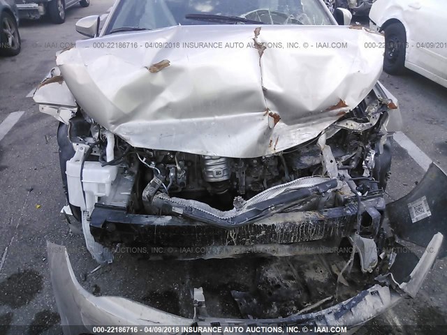 4T1BF1FK5HU615584 - 2017 TOYOTA CAMRY LE/XLE/SE/XSE GRAY photo 6