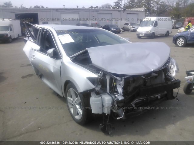4T1BF1FKXEU302364 - 2014 TOYOTA CAMRY L/SE/LE/XLE SILVER photo 1