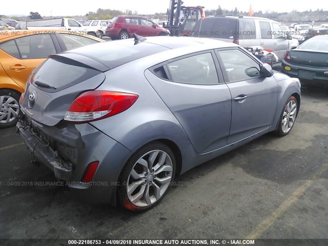 KMHTC6AD1DU175022 - 2013 HYUNDAI VELOSTER GRAY photo 4