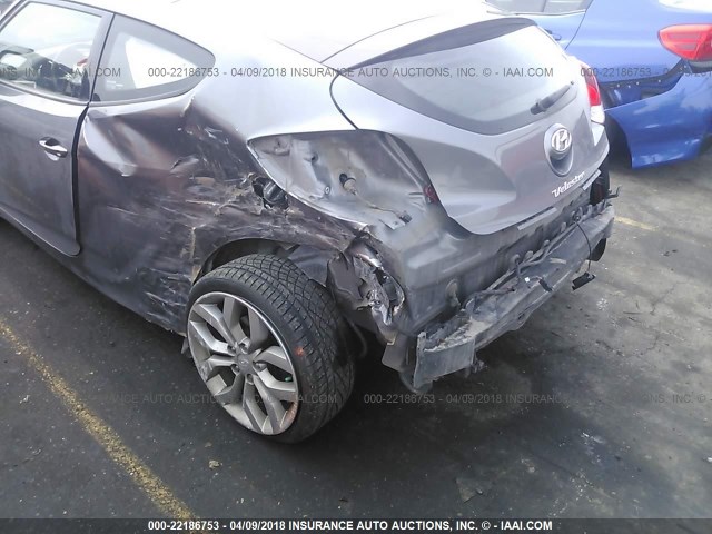 KMHTC6AD1DU175022 - 2013 HYUNDAI VELOSTER GRAY photo 6