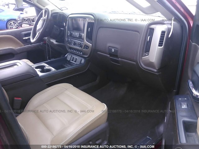 1GT12UEY0JF164190 - 2018 GMC SIERRA K2500 DENALI MAROON photo 5