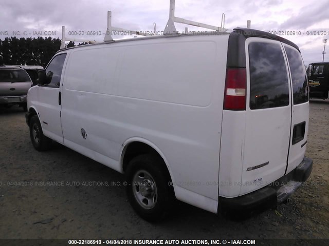 1GCGG25V041229174 - 2004 CHEVROLET EXPRESS G2500  WHITE photo 3