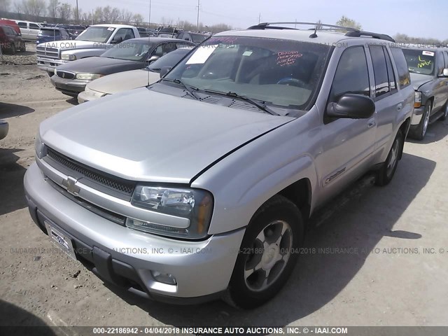 1GNDT13SX42165907 - 2004 CHEVROLET TRAILBLAZER LS/LT SILVER photo 2