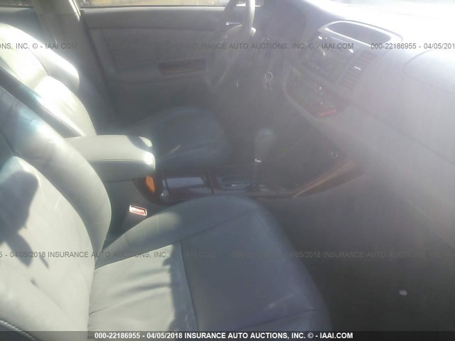4T1BF30K82U537202 - 2002 TOYOTA CAMRY LE/XLE/SE ყავისფერი ფოტო 5