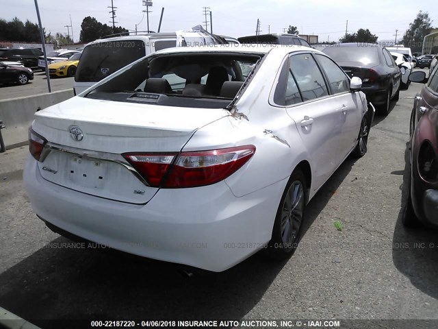 4T1BF1FK6HU392505 - 2017 TOYOTA CAMRY LE/XLE/SE/XSE WHITE photo 4