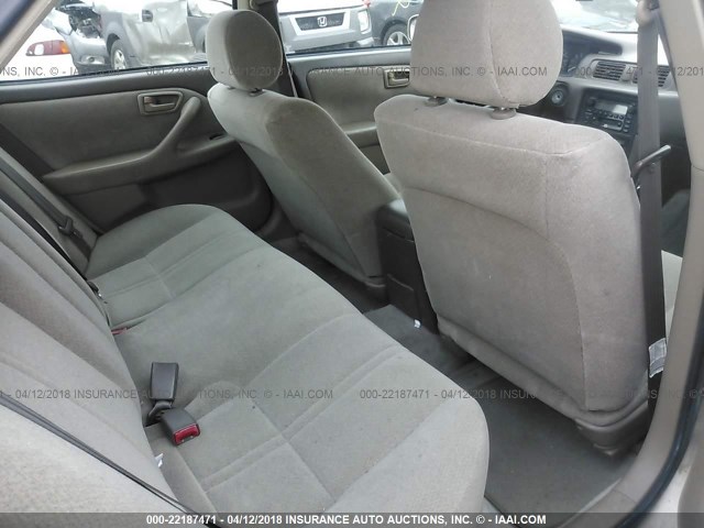 4T1BF22K11U128948 - 2001 TOYOTA CAMRY LE/XLE GOLD photo 8