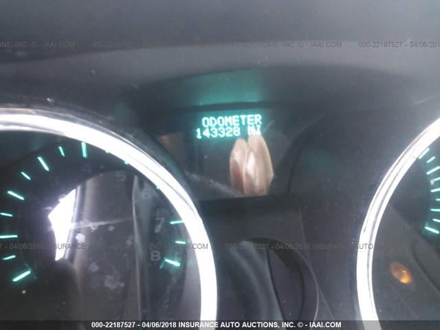 1GNLRGED6AS133057 - 2010 CHEVROLET TRAVERSE LT WHITE photo 7