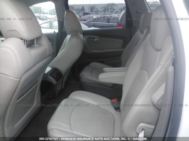 1GNLRGED6AS133057 - 2010 CHEVROLET TRAVERSE LT WHITE photo 8