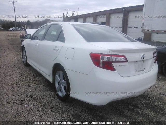 4T1BF1FK3DU696272 - 2013 TOYOTA CAMRY L/SE/LE/XLE 白色 照片 3