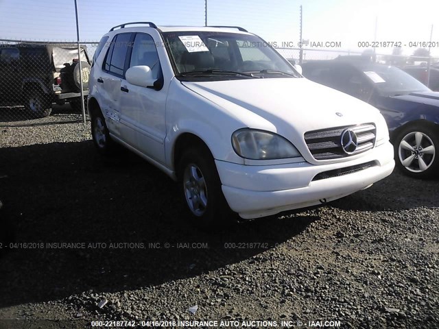 4JGAB54E6YA180894 - 2000 MERCEDES-BENZ ML 320 WHITE photo 1