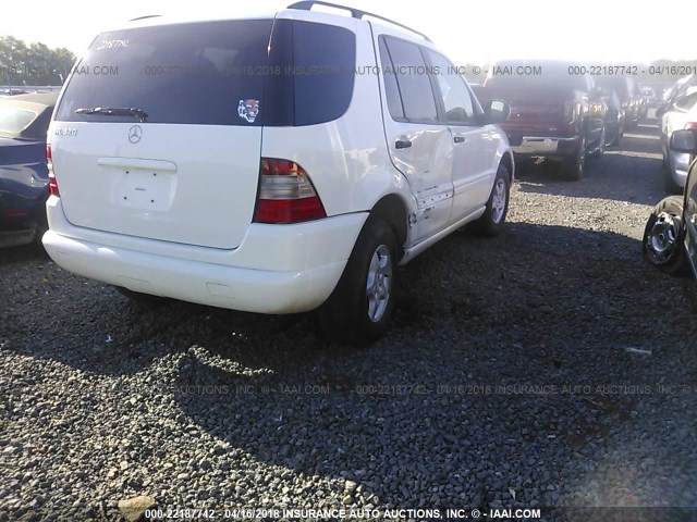 4JGAB54E6YA180894 - 2000 MERCEDES-BENZ ML 320 WHITE photo 4