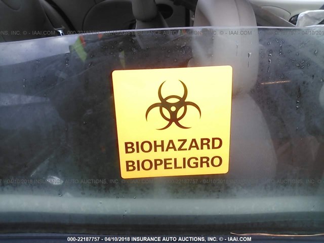 1G8AJ52F54Z165232 - 2004 SATURN ION LEVEL 2 GOLD photo 8