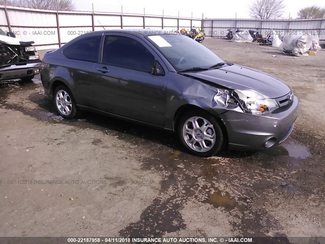 1FAHP3CNXAW117158 - 2010 FORD FOCUS SE GRAY photo 1