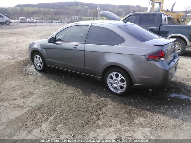 1FAHP3CNXAW117158 - 2010 FORD FOCUS SE GRAY photo 3