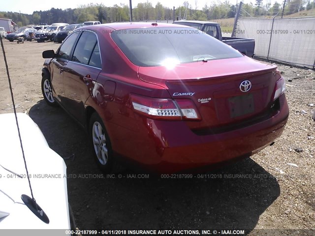 4T4BF3EKXBR192141 - 2011 TOYOTA CAMRY SE/LE/XLE RED photo 3