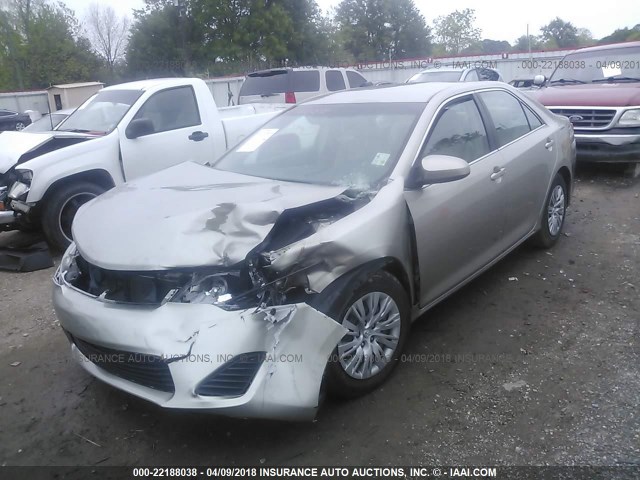 4T1BF1FK1DU649175 - 2013 TOYOTA CAMRY L/SE/LE/XLE 棕色 照片 2