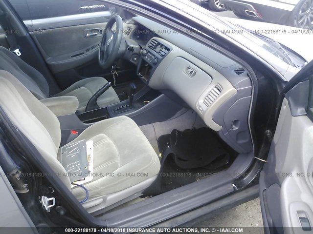 1HGCG665XYA131572 - 2000 HONDA ACCORD LX GRAY photo 5