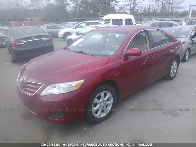 4T1BF3EK5AU105514 - 2010 TOYOTA CAMRY SE/LE/XLE RED photo 2