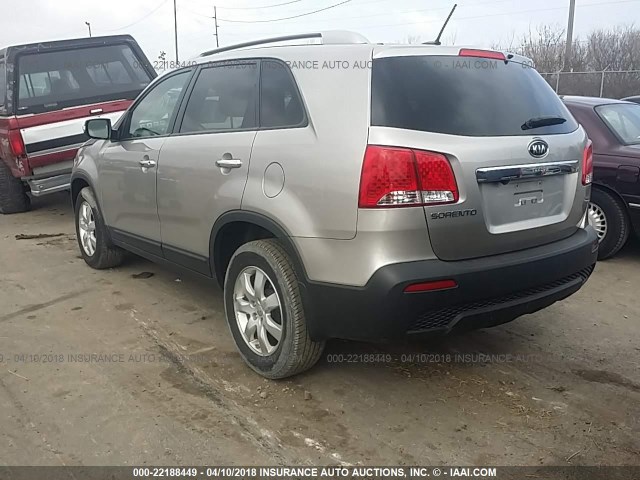 5XYKT3A66DG382443 - 2013 KIA SORENTO LX SILVER photo 3