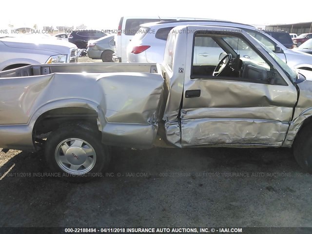 1GTCS145228181576 - 2002 GMC SONOMA TAN photo 6