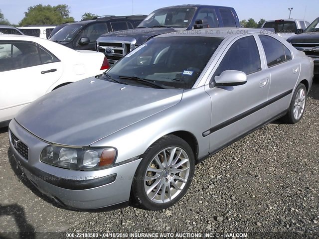 YV1RS61R022166439 - 2002 VOLVO S60 SILVER photo 2