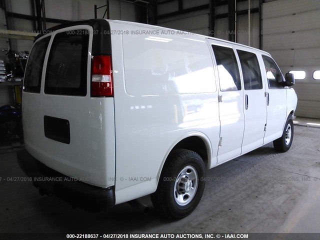 1GCWGFCF7F1283394 - 2015 CHEVROLET EXPRESS G2500  WHITE photo 4